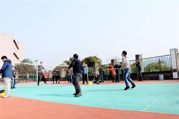 合川:首届“羽毛球迎春赛”掀起全民健身热潮