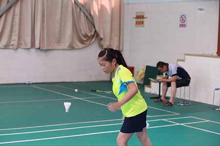 羽毛球培训是为羽毛球爱好者体会体育竞技的乐趣